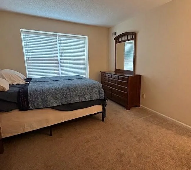 1015 Hopkins Ct — Photo 9