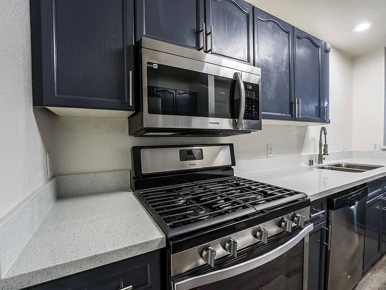 2608 Autumn Blaze Ave — Photo 13