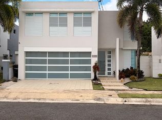 142 Calle Flor De Mnr, Canovanas, PR 00729