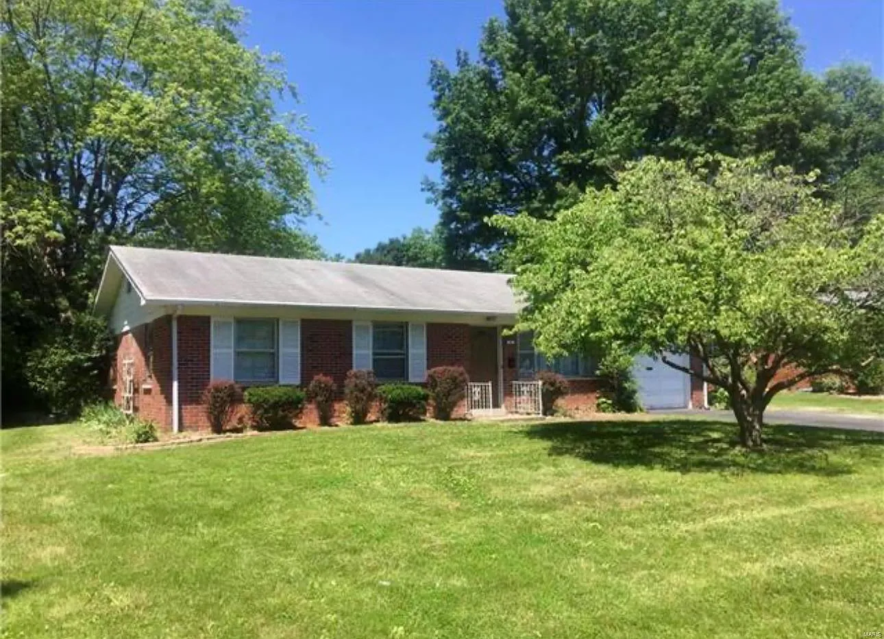 9 Saint James Ave photo 1
