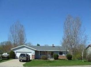 372 12th St, Manistee, MI 49660