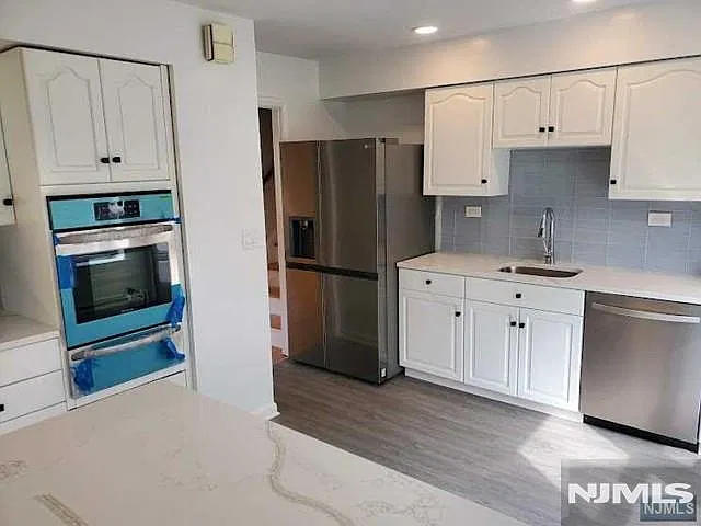3 bed, 1.5 bath, $4,900 — Photo 2