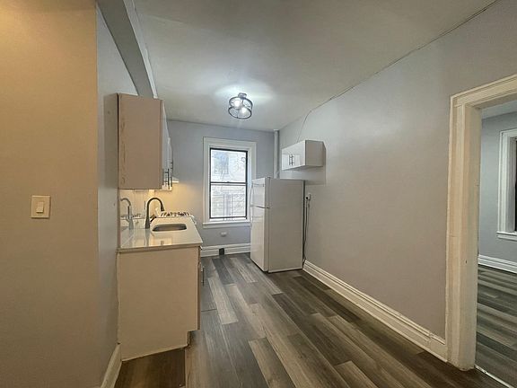 2nd image of 122 Corbin Ave #32E