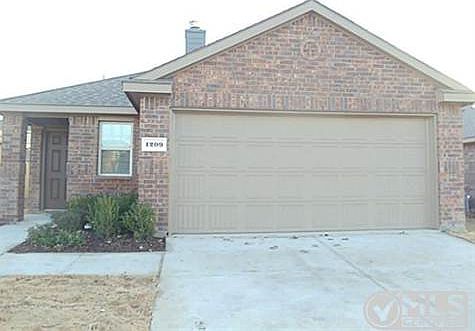 1st image of 1209 Caroline Dr