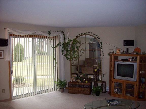 2nd image of W169N11440 Biscayne Dr