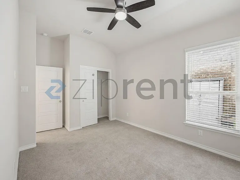 1550 Dundee Park — Photo 22