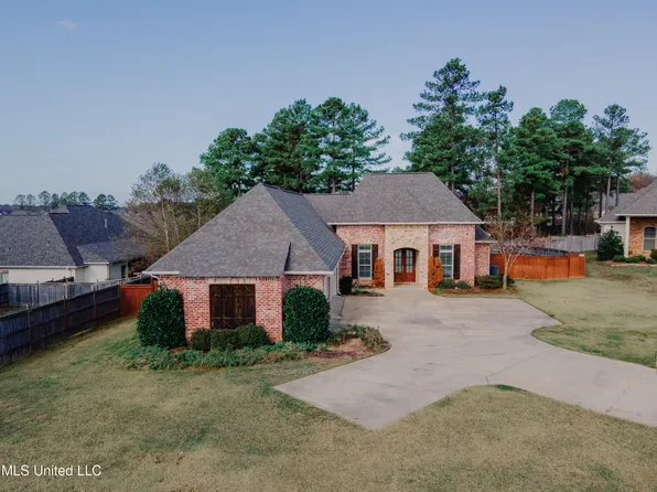 103 Elizabeth Dr, Clinton, MS 39056