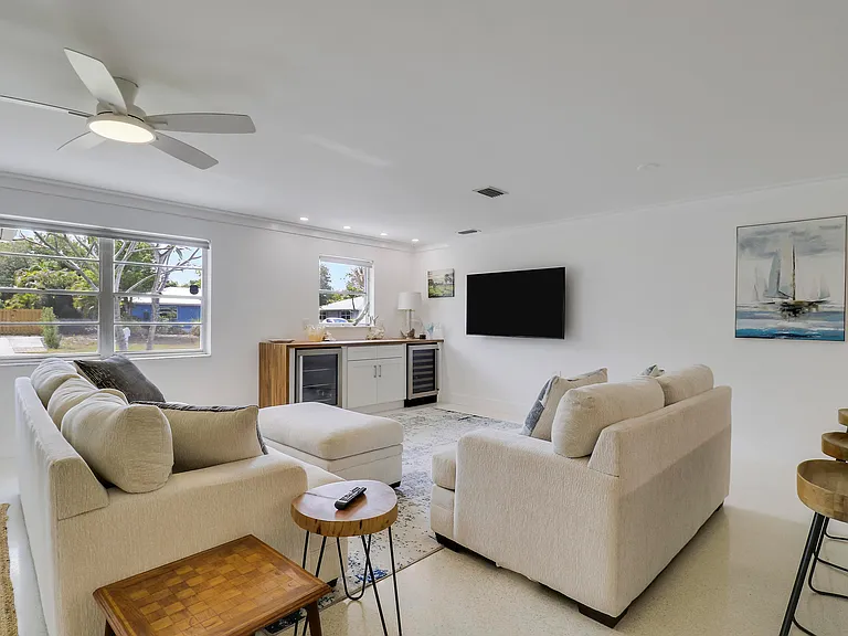 1518 Summer Ave — Photo 9