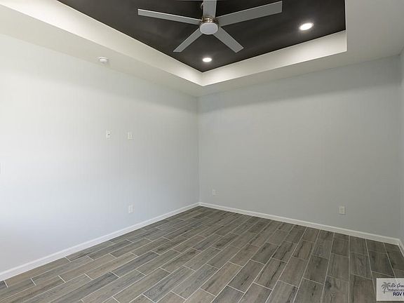 4th image of 1725 Clinton St #17