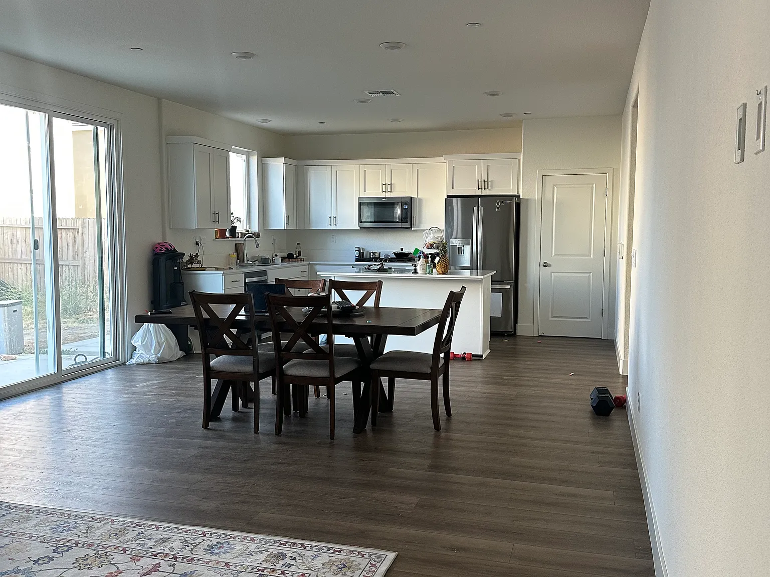 4 bed, 2087 sqft, $3,190 — Photo 3