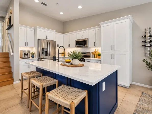 3156 Harbor Ridge Ln, San Diego, CA 92103