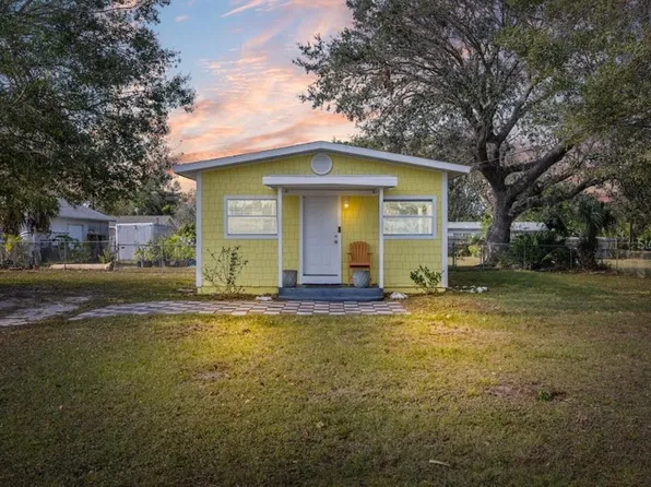 5436 1st St, Bradenton, FL 34203