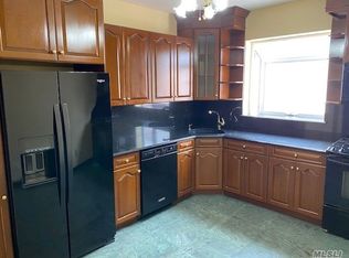 3923 210th St, Bayside, NY 11361