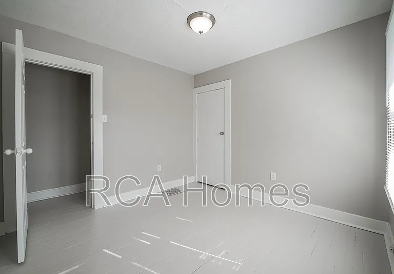 3622 N Capitol Ave — Photo 11
