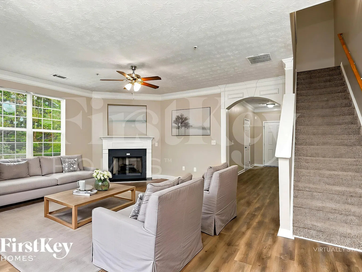 3 bed, 2.5 bath, 1938 sqft, $1,760 — Photo 3