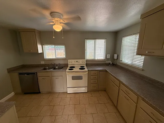 3068 S Cherokee St #3 — Photo 2