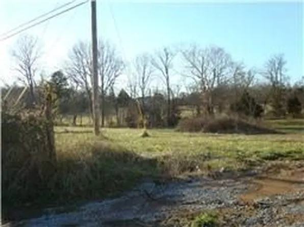 4378 Thick Rd, Chapel Hill, TN 37034