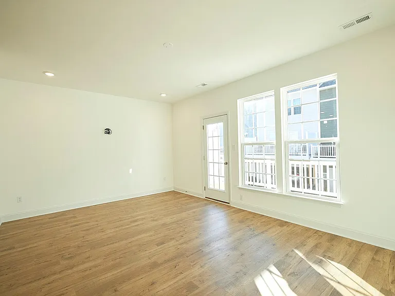 13868 Randolph Pond Ln — Photo 30
