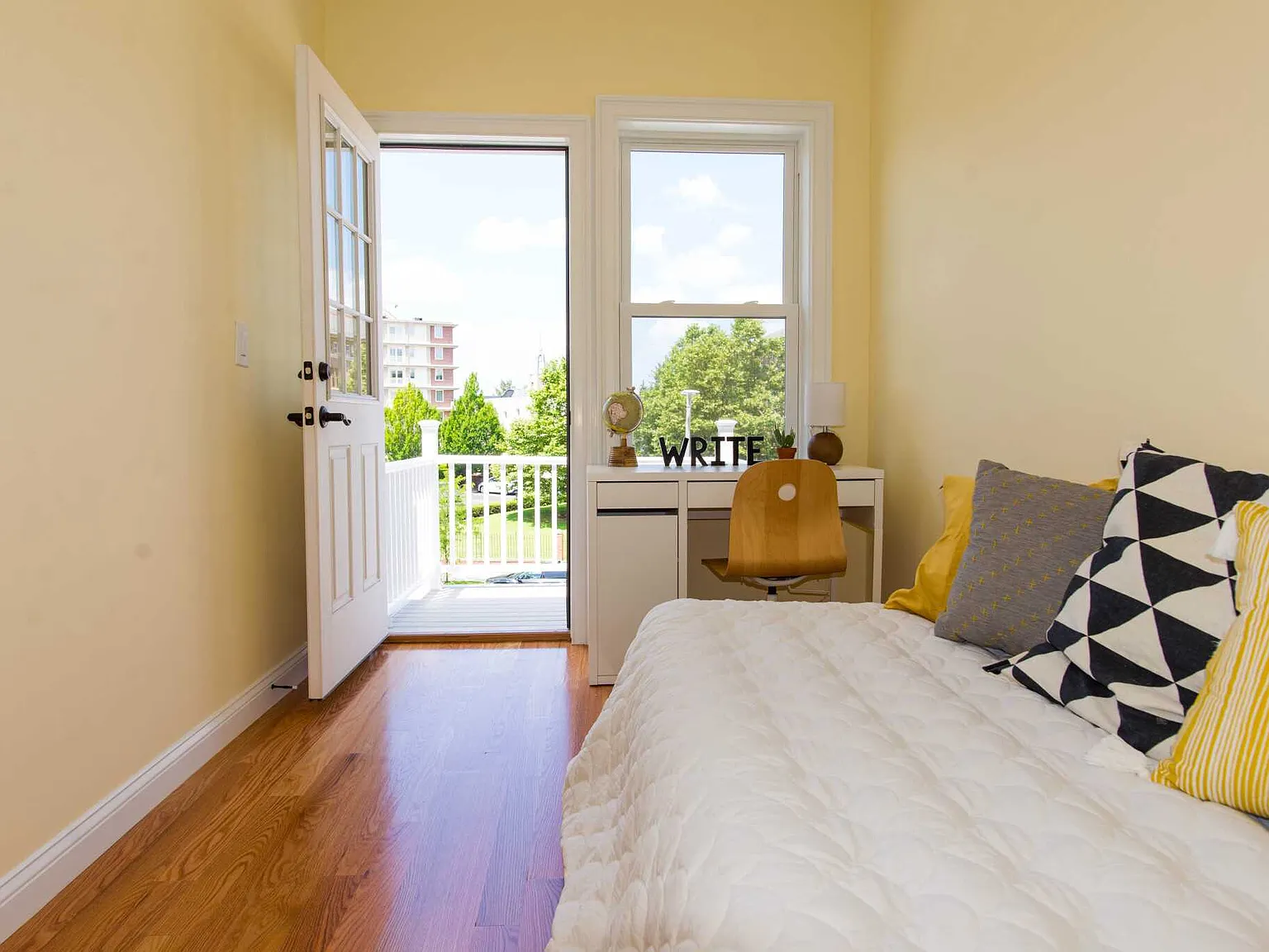 4 bed, $5,200 — Photo 4