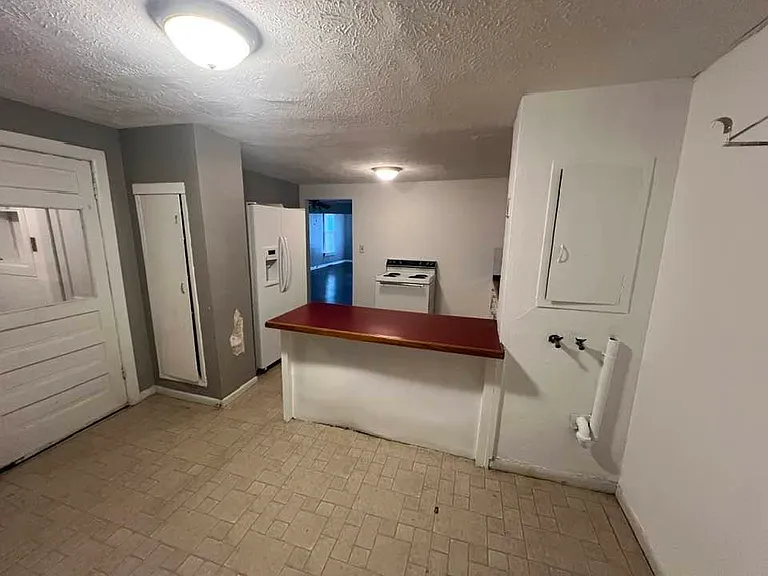 232 E Minneapolis Ave — Photo 19
