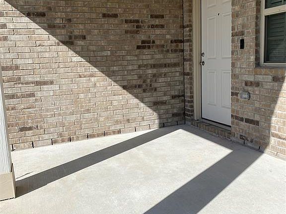 2nd image of 15822 Menlow Bend Dr