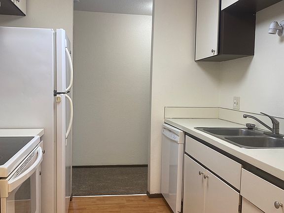 2nd image of 21730 Oregon Trl #A