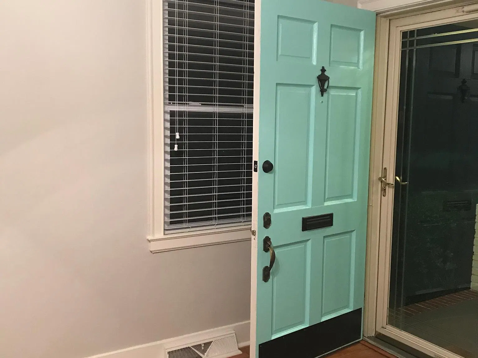 2 bed, 852 sqft, $3,200 — Photo 3