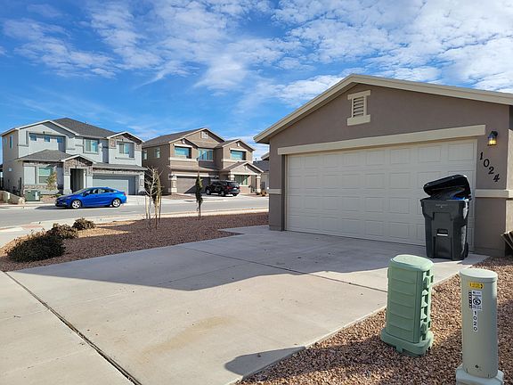 3rd image of 1024 Savoia Pl