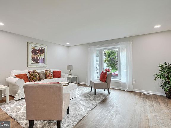5th image of 4115 Hanwell Rd
