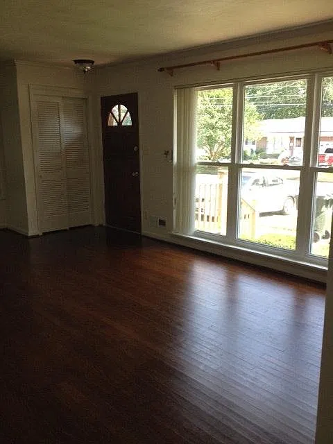 3 bed, 1400 sqft, $1,750 — Photo 2