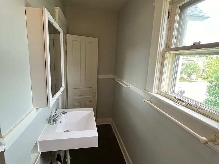 252 Michigan Ave #4 — Photo 5