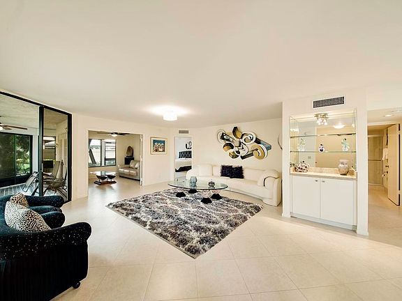 4th image of 7509 Glendevon Ln APT 1001