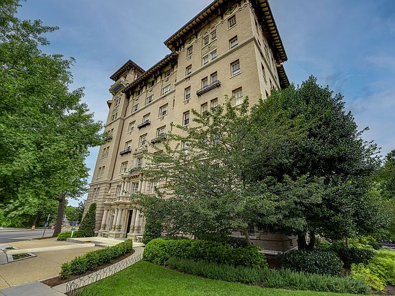 2nd image of 2311 Connecticut Ave NW APT 704