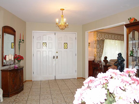 4th image of 20540 Gordon Ct