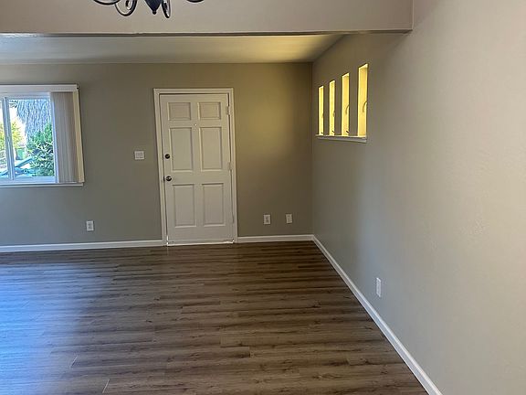4th image of 1475 Ontario Ln #1