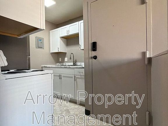 2nd image of 1215 E St APT 7