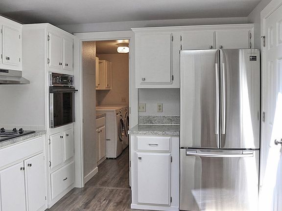4th image of 1733 W Beaver Lake Dr SE