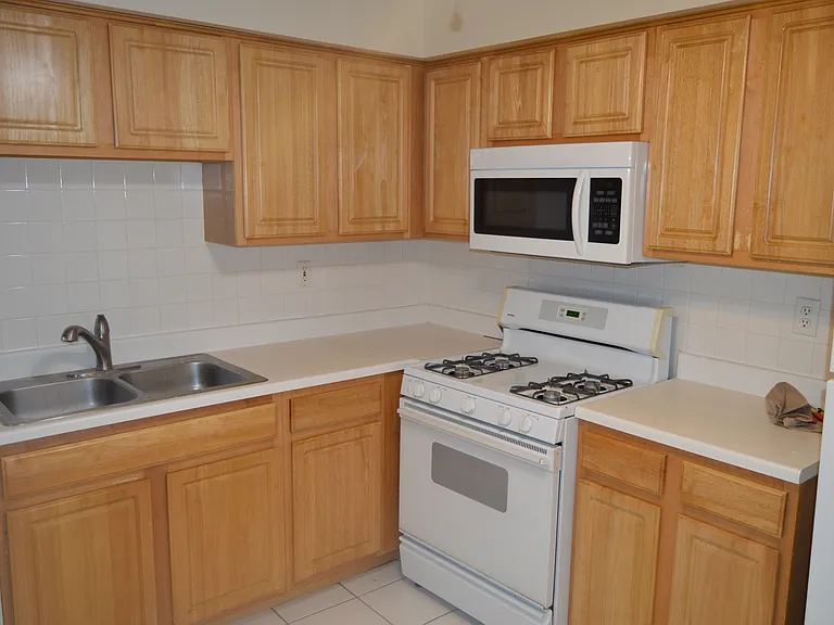 57 Washington Blvd #212 — Photo 10