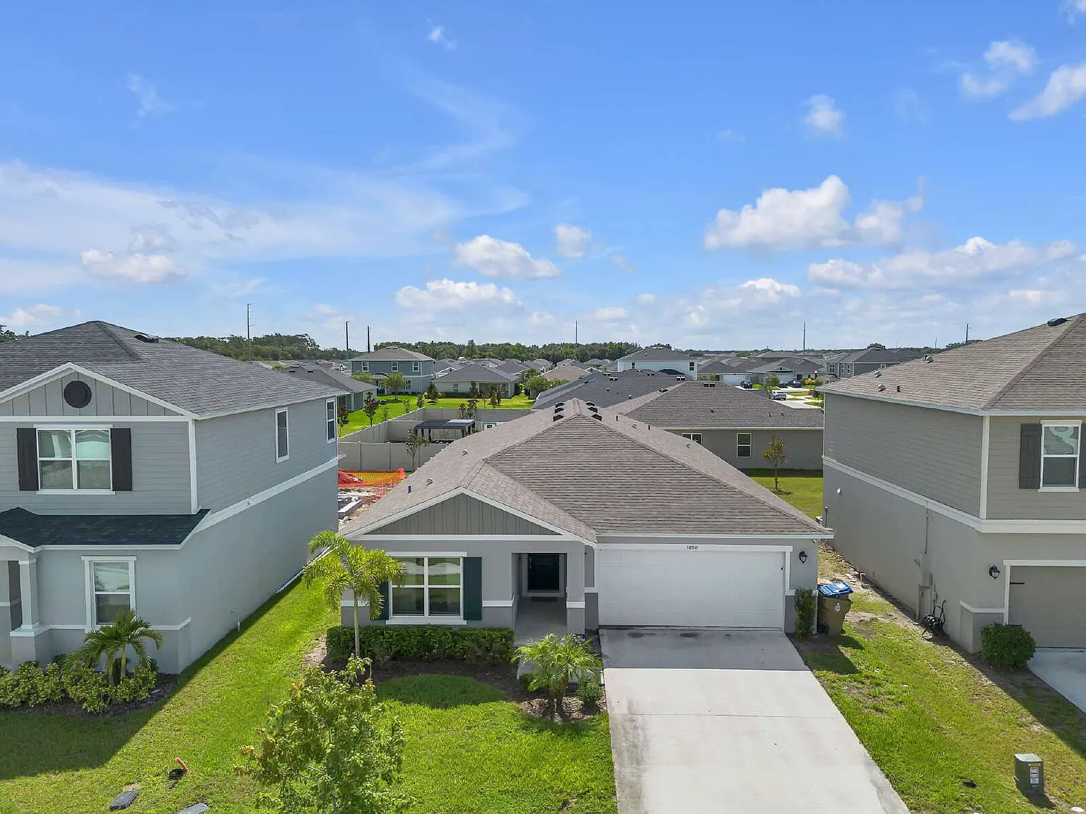 4 bed, 2.0 bath, $2,500 — Photo 2
