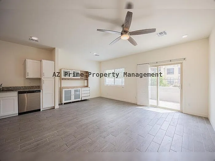 8343 N 22nd Dr — Photo 3