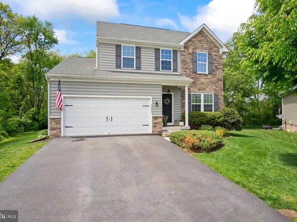 9202 Helmsdale Pl, Hagerstown, MD 21740