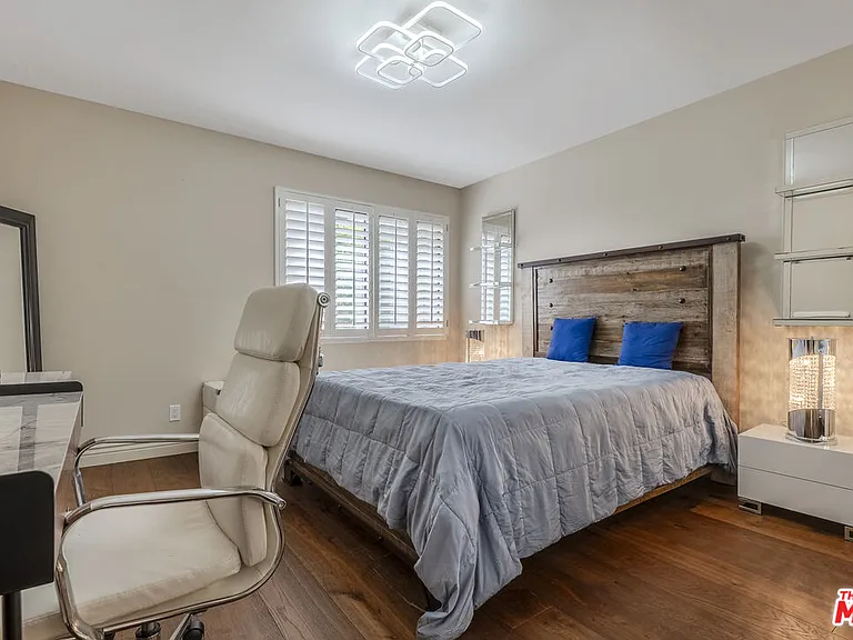 2637 Angelo Dr — Photo 44