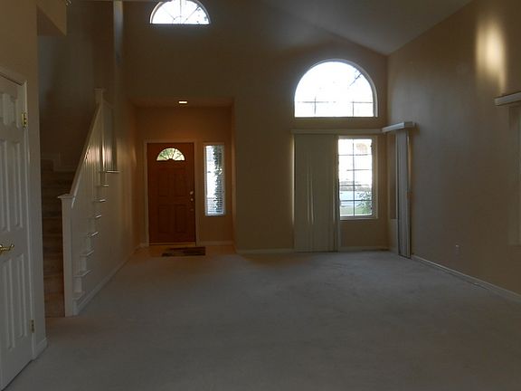  High ceilings!
