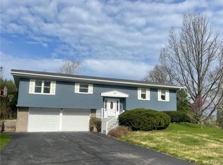 584 Stoneleigh Rd, Oneida, NY 13421