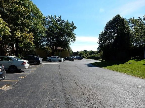 2nd image of 530 Chase Dr APT 2