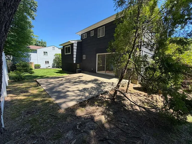 4 Greentree Dr — Photo 21