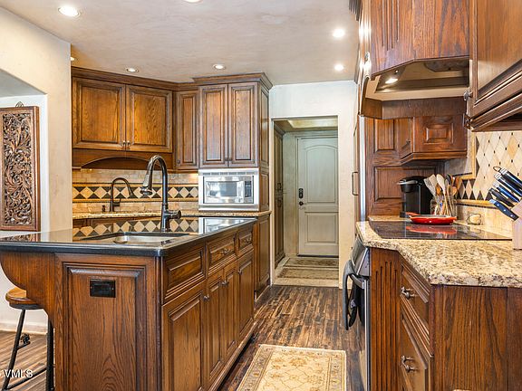 4th image of 264 Eagle Dr #203
