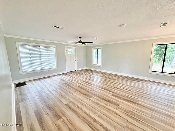 5th image of 215 Buckhorn Blvd