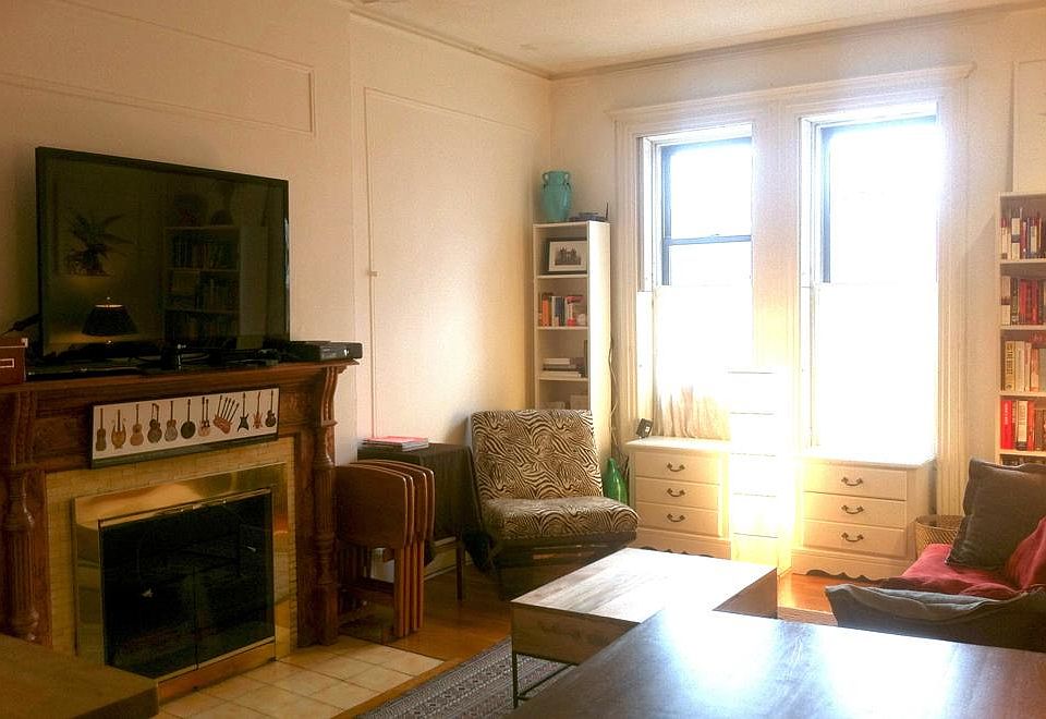 2nd image of 110 W 81st St APT 9