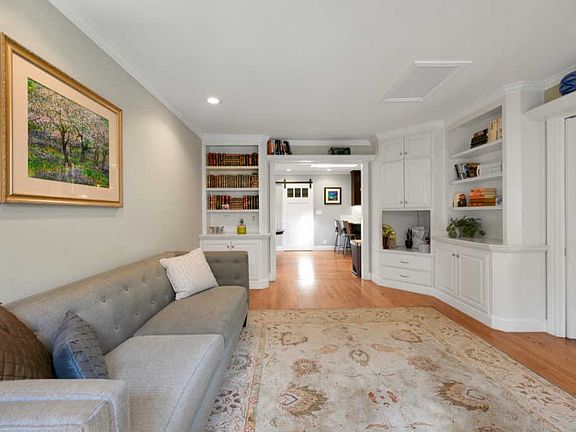 5th image of 2005 Margot Pl